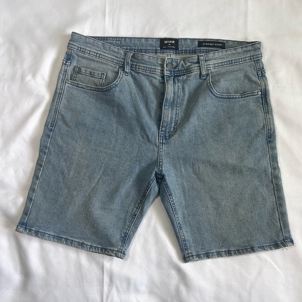 Cotton On Men's Y2K 90’s Style Light Wash Denim Shorts- Straight Fit Sz 34 Waist